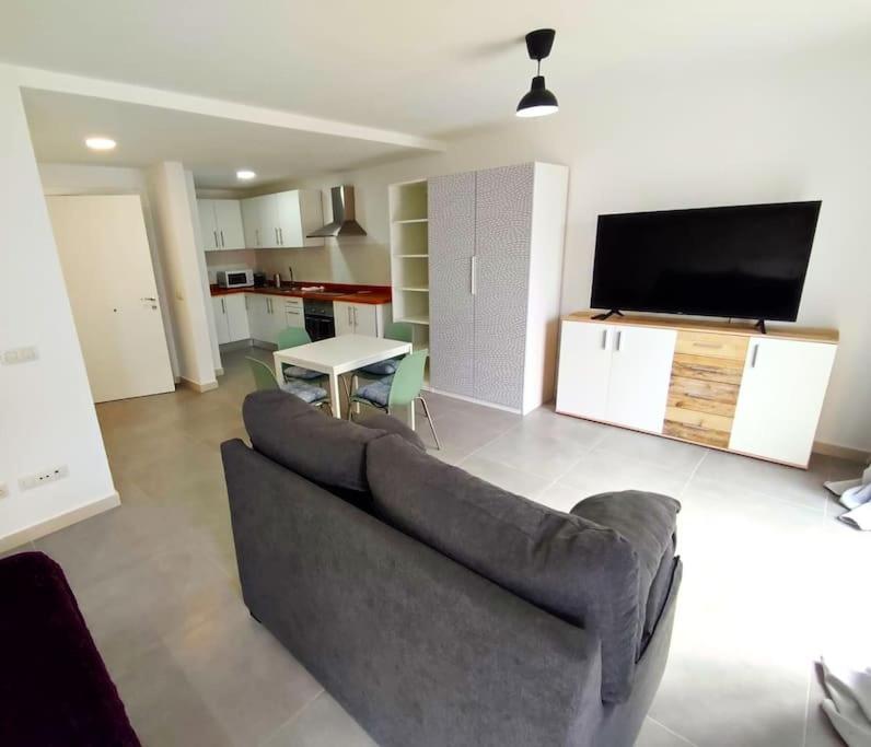 Apartament Near The Ocean In Playa San Juan المظهر الخارجي الصورة