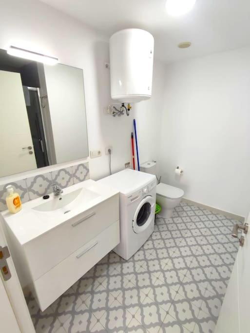 Apartament Near The Ocean In Playa San Juan المظهر الخارجي الصورة