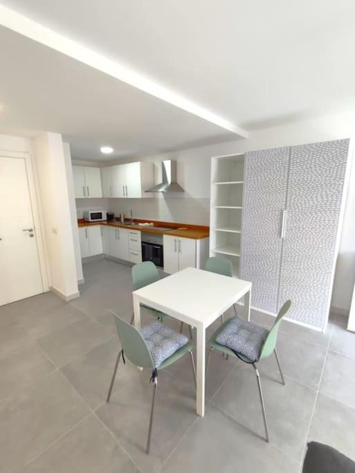 Apartament Near The Ocean In Playa San Juan المظهر الخارجي الصورة